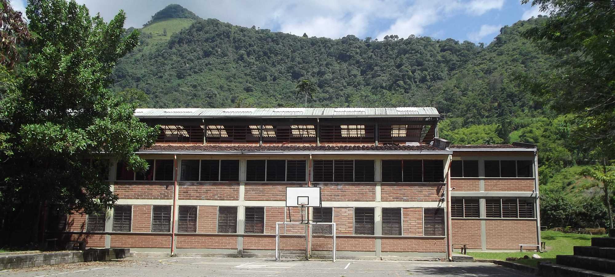 Sección Secundaria, vista desde la cancha