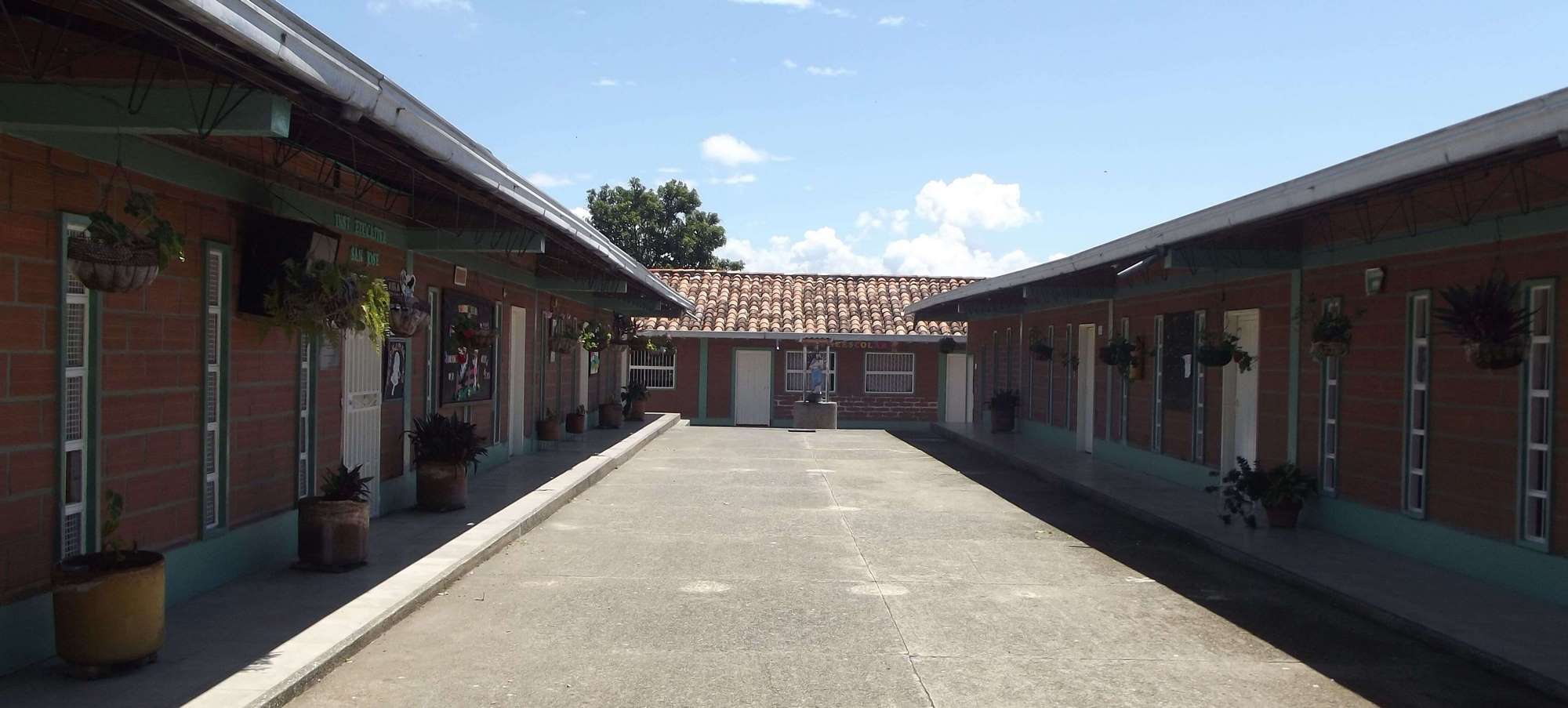 Patio Interno, Sección Secundaria